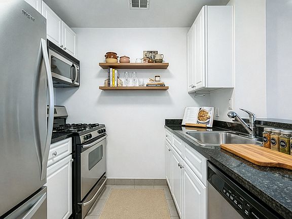 4th image of 1955 1st Ave APT 539