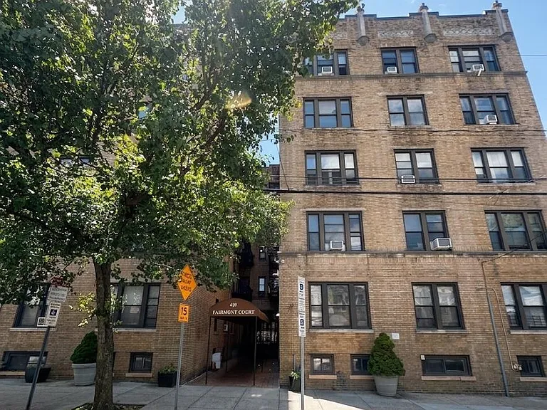 429 Fairmount Ave #412A — Photo 1