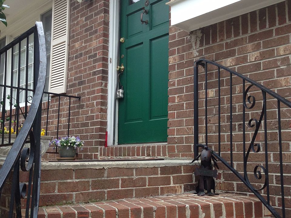 1st image of 3484 Pin Oak Cir