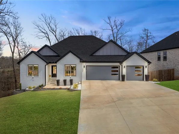 1904 NE Frost Dr, Bentonville, AR 72712