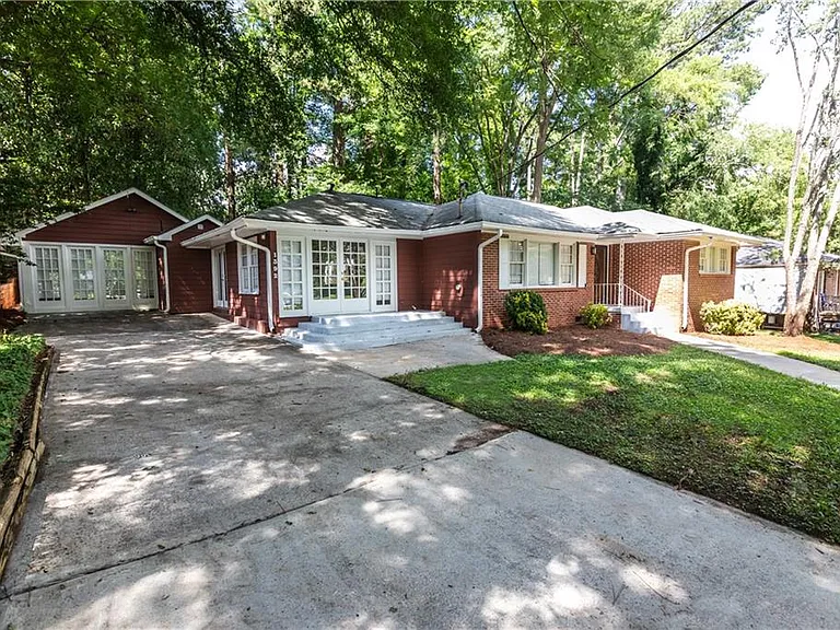 1392 Lively Ridge Rd NE — Photo 3