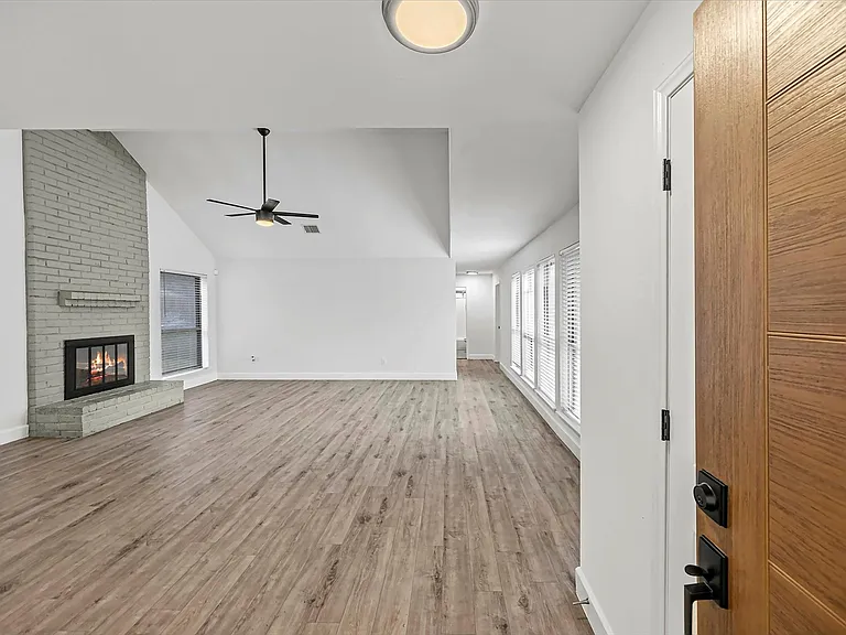 10010 Windriver Dr — Photo 5