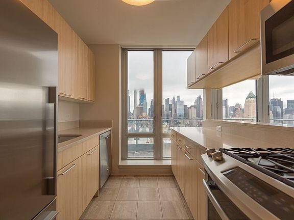 3rd image of 601 W 57th St APT 39J