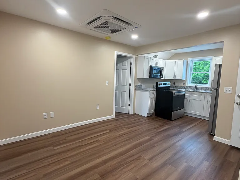 3 Coolidge St #2 — Photo 4