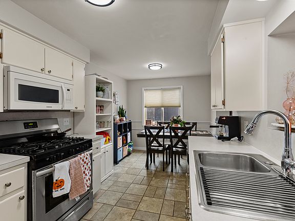 4th image of 4057 N Adams St #B