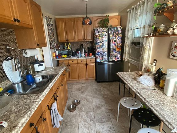 3rd image of 7823 88th Ave Floor 2