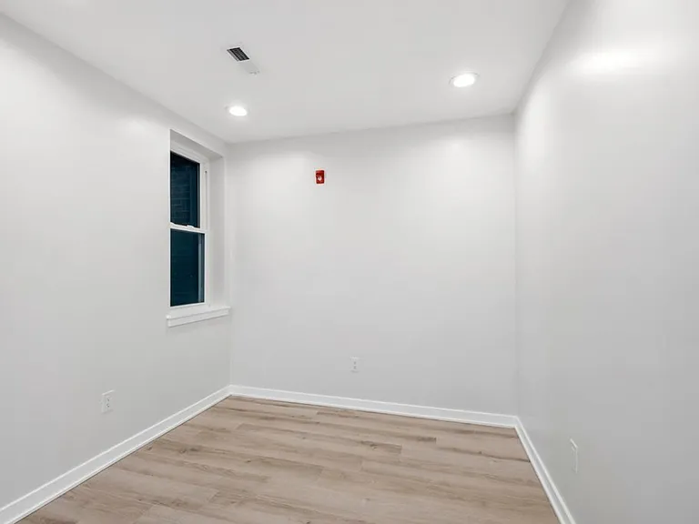 2230 Christian St #2 — Photo 9