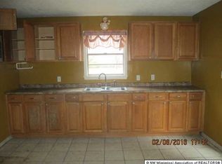 4421 Sycamore Rd, Coldwater, MS 38618