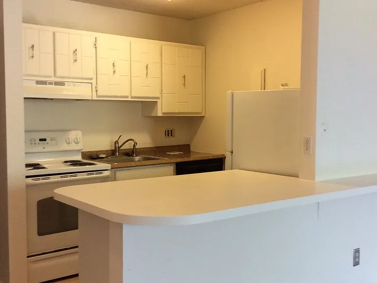 3250 Oneal Cir #K32 — Photo 4