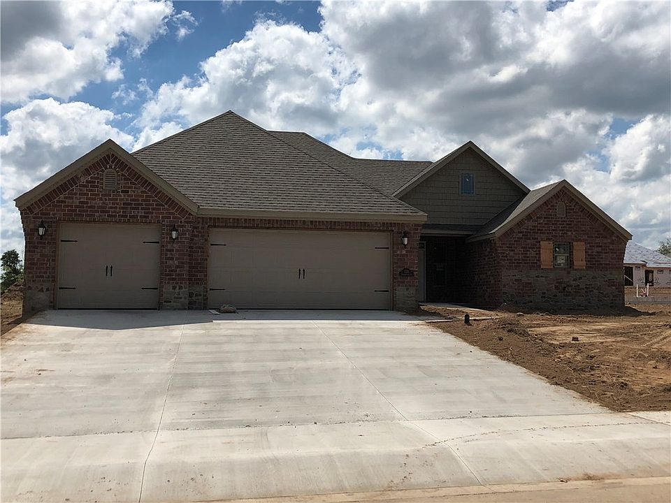 1st image of 1120 Stoneybrook Ln