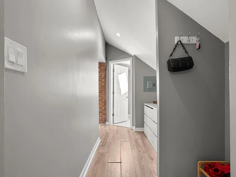 143 Washington Cir #3 — Photo 3