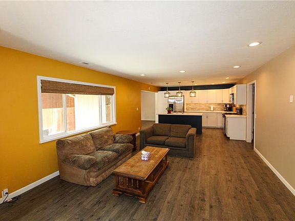 2nd image of 924 Nana Ave