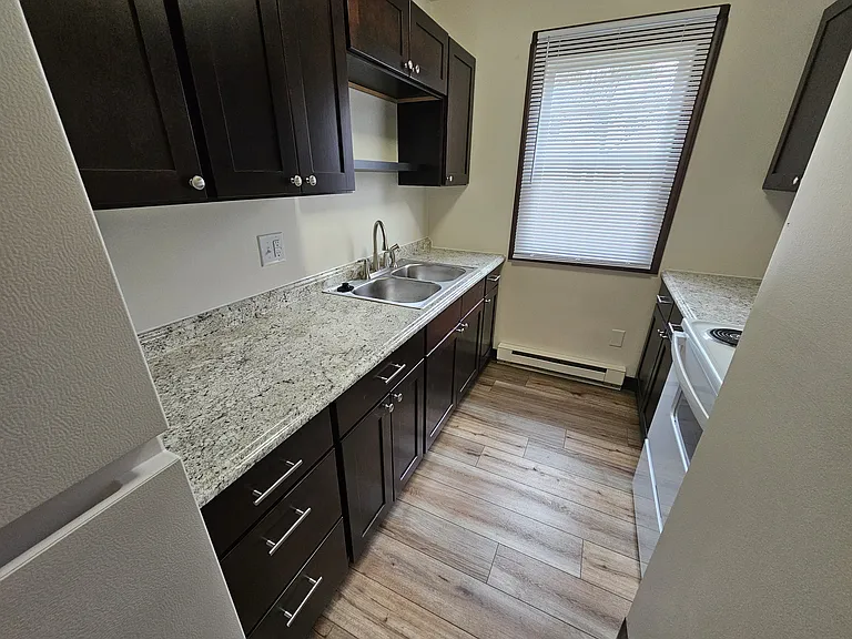 135 W Water St #20 — Photo 8