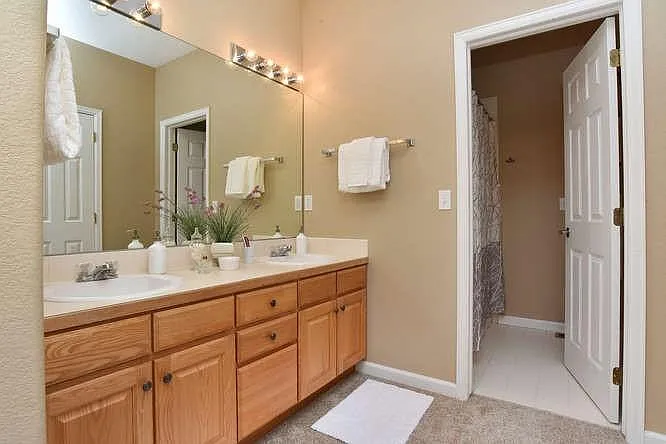 1550 Haymarket St — Photo 7