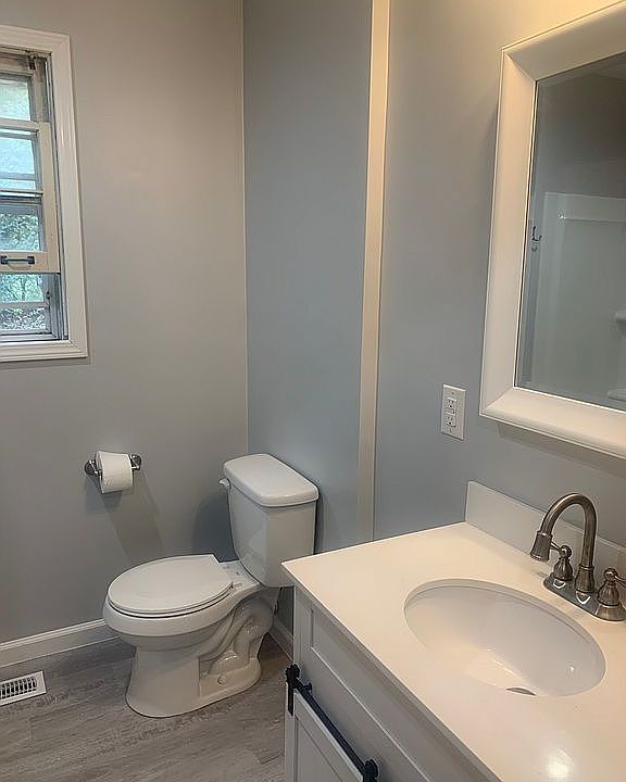 2nd image of 111 Crestview Pl