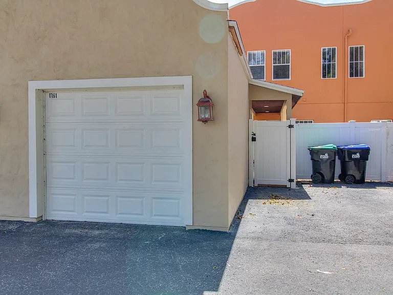 1761 Indiana Ave #F — Photo 23