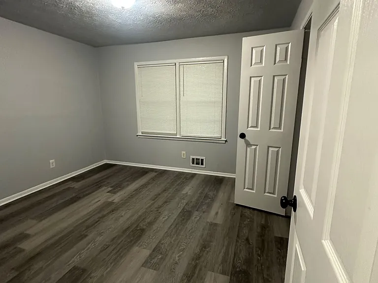 400 Greenhill Way — Photo 14