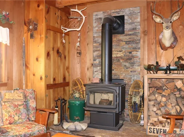 382 Stonehouse Rd, Big Bear Lake, CA 92315