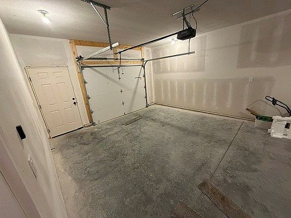5th image of 814 N 5th St