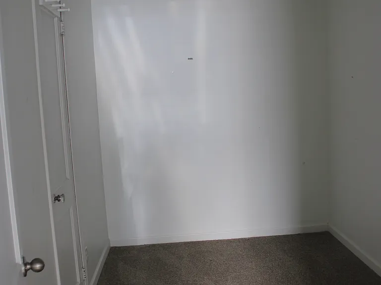 Lindemann Dr — Photo 16