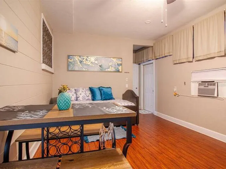 Catalpa Ln — Photo 8