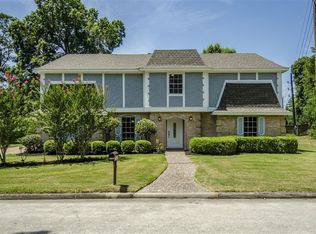 20311 Pinehurst Trail Dr, Humble, TX 77346