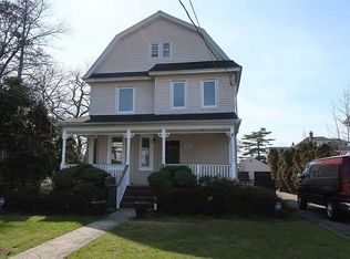 444 Lakeview Ave, Rockville Centre, NY 11570