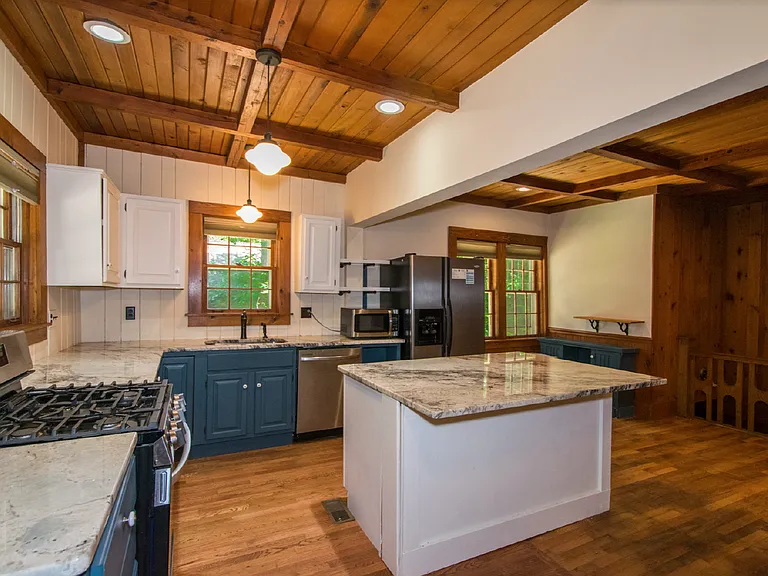 117 Lake Dr — Photo 25