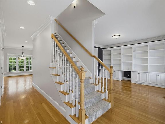 4th image of 5551 Garden Park Ln