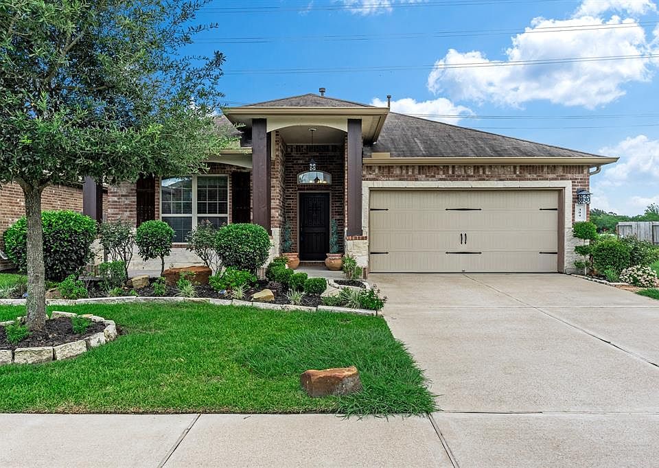 1st image of 304 Kendall Crest Dr