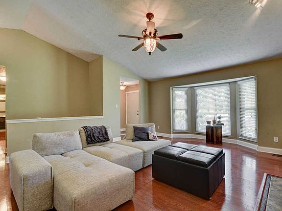 3rd image of 1628 Blackwood Dr