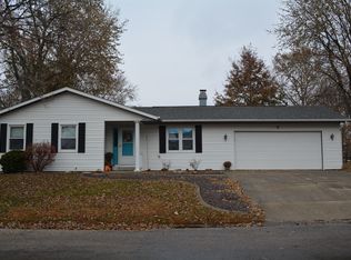 2 Circle Dr, Illiopolis, IL 62539