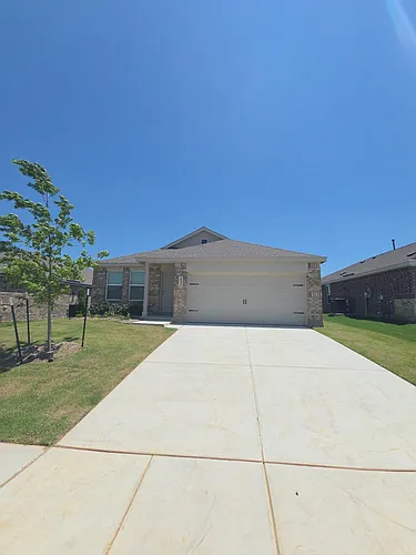 2047 Stable Ln Photo 1