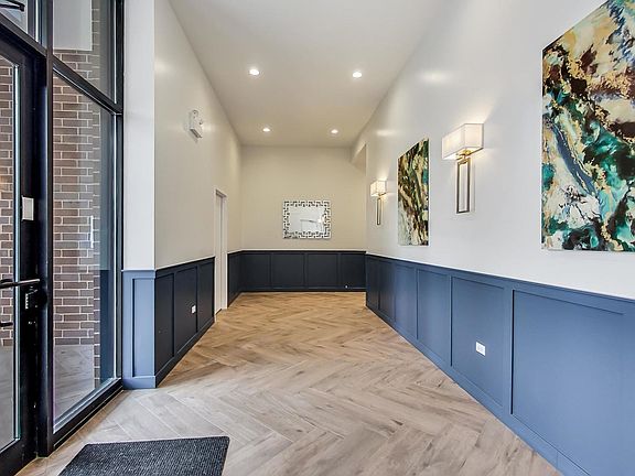 5th image of 2505 W Carmen Ave #Penthouse 401