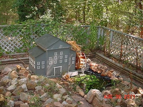 4th image of 106 Highland Ln