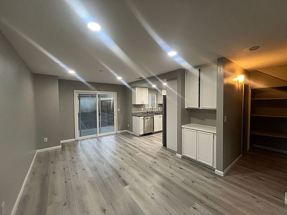 5th image of 1026-28 Georgia St #1028