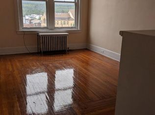 24 E 3rd St APT 404, Mount Carmel, PA 17851