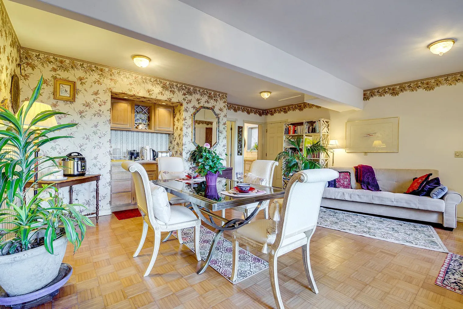 1 bed, 1.0 bath, 742 sqft, $2,715 — Photo 2