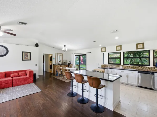 11823 N 67th Pl Place N, The Acreage, FL 33412
