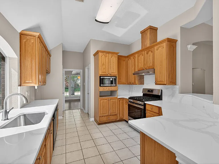 3918 Abbeywood Dr — Photo 13