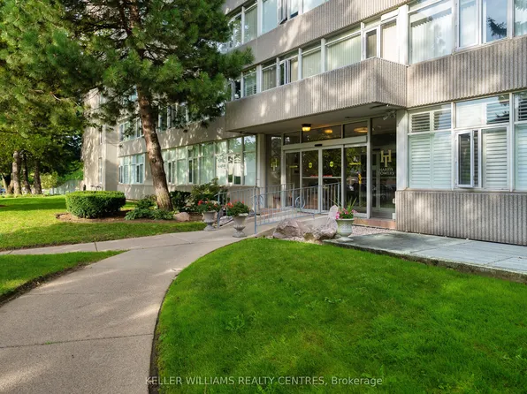 30 Harrisford St #204, Hamilton, ON L8K 6M9