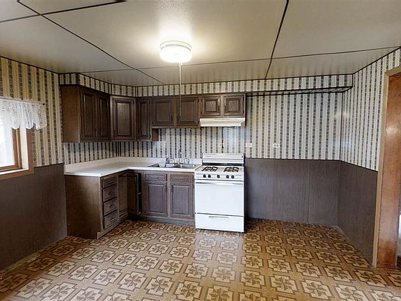 4th image of 4710 County Road 15 W