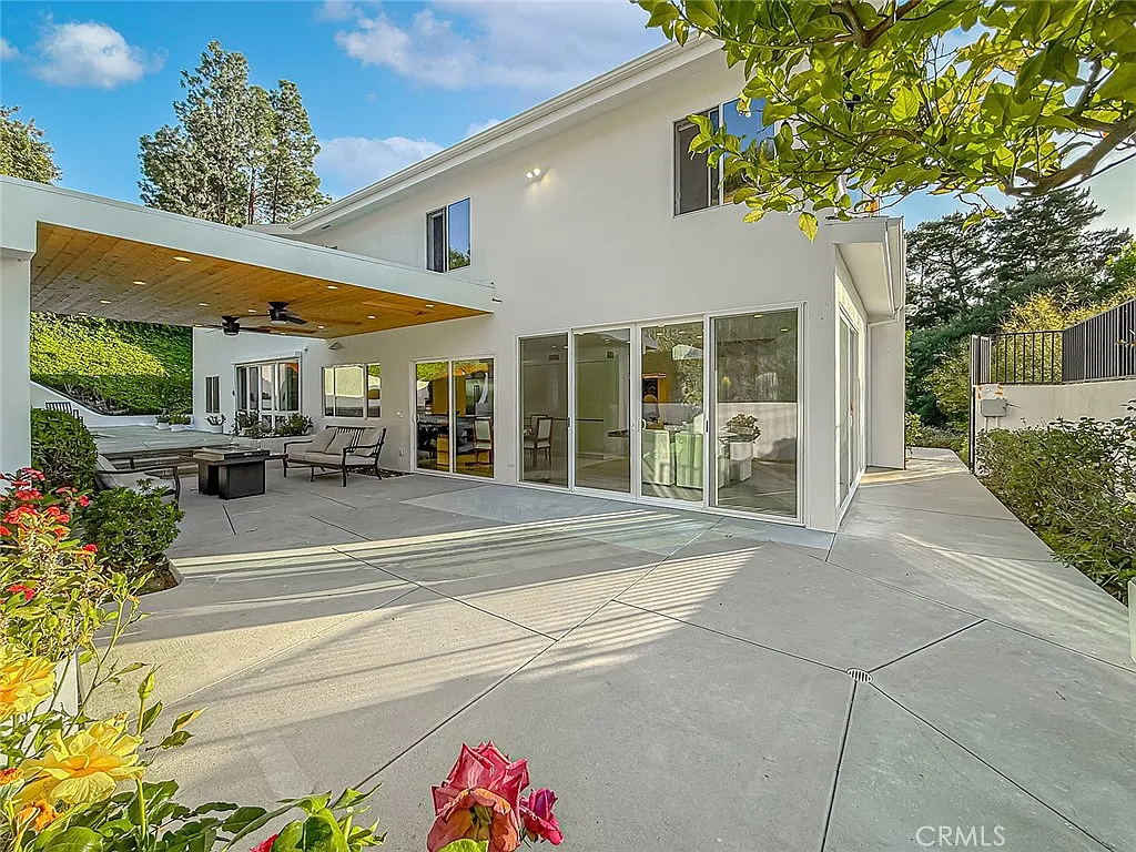 4 bed, 3800 sqft, $13,995 — Photo 1