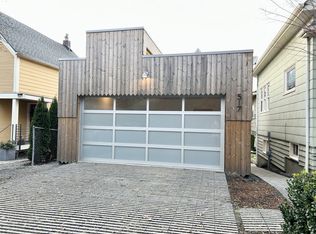 517 29th Ave S, Seattle, WA 98144