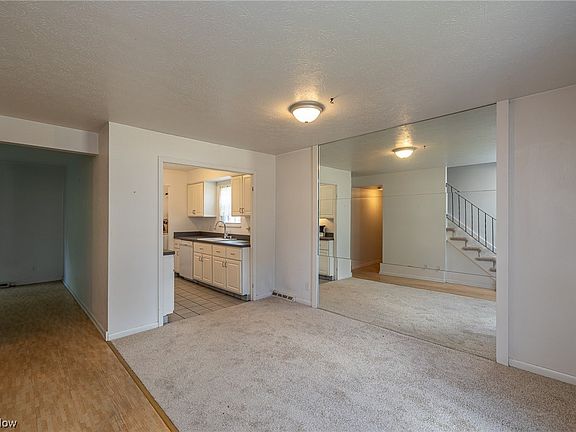 2nd image of 158 Drury Ln #158