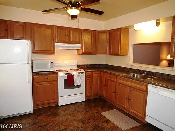 3rd image of 10803 Stone Hill Ln
