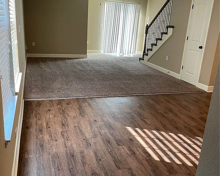 526 N Foxridge Dr #1 — Photo 2