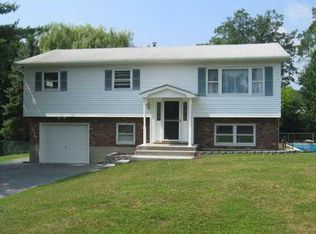 7 Mabel Rd, Middletown, NY 10941