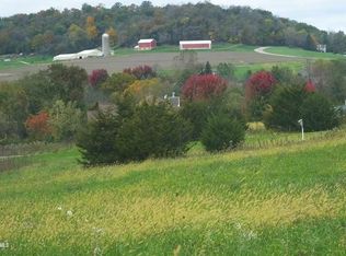 14 Bayward Dr, Galena, IL 61036