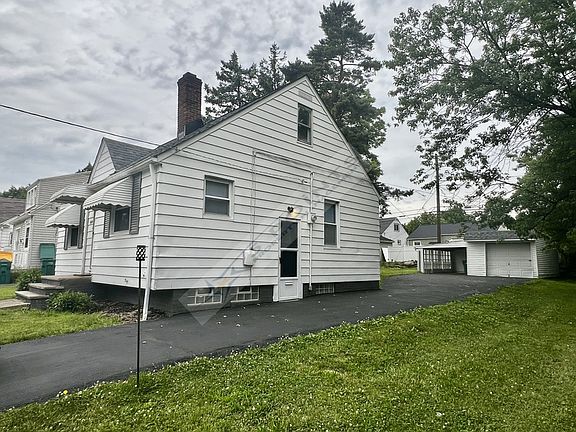 2nd image of 18881 Raymond St